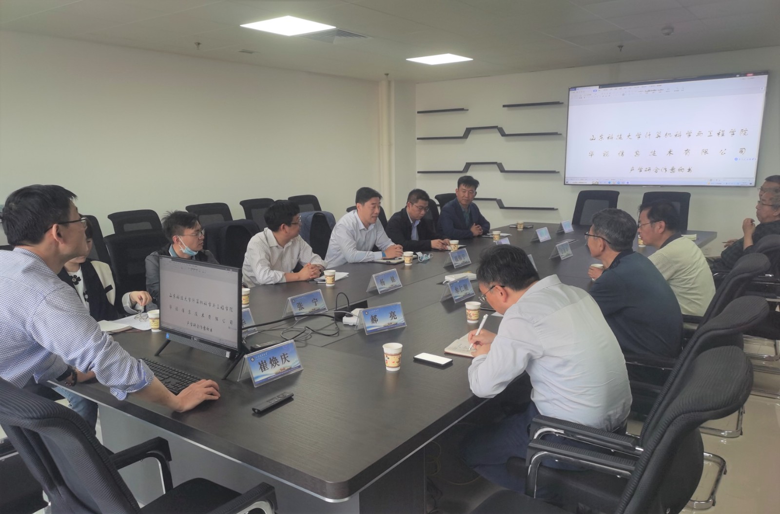 1652941577784448.jpg 1652941577784448.jpg